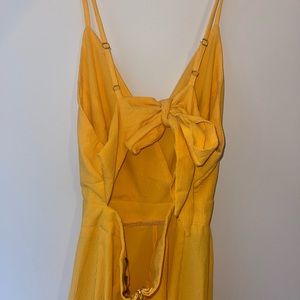 ⭐️yellow jumper!